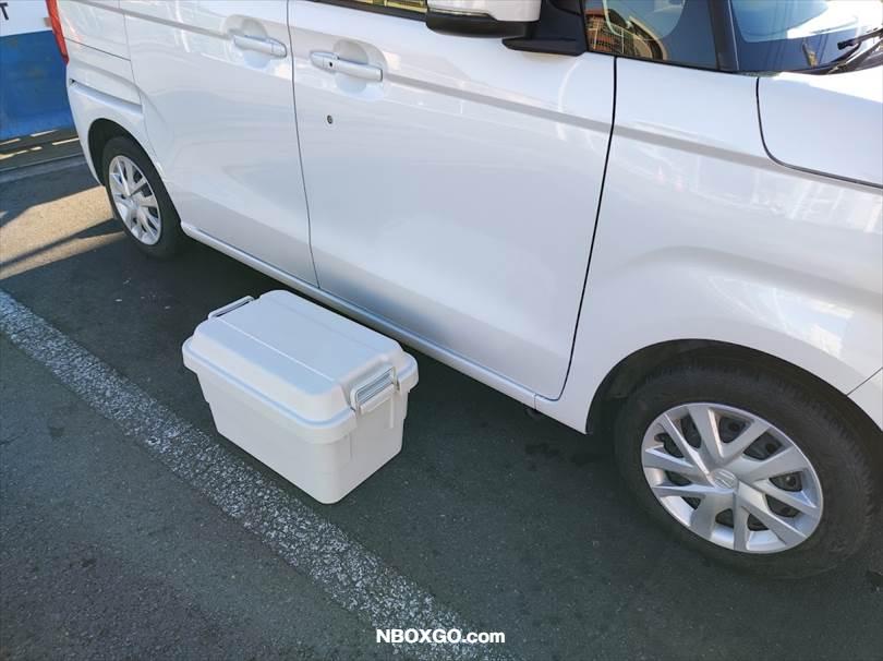 N-BOX 洗車のコツは？ルーフを拭き上げるときの便利アイテム（脚立・踏み台）